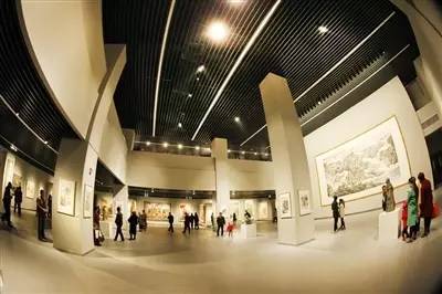 青海夏夜美術館 限時免費開放，點亮文化夜生活